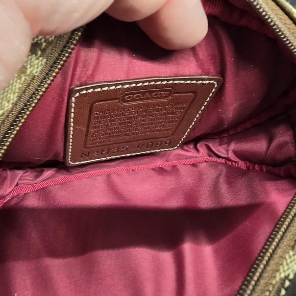 🔥SOLD 🔥Coach Vintage Jacquard Signature "C" Pink Suede Camera Crossbody Bag RARE - Picture 7 of 16